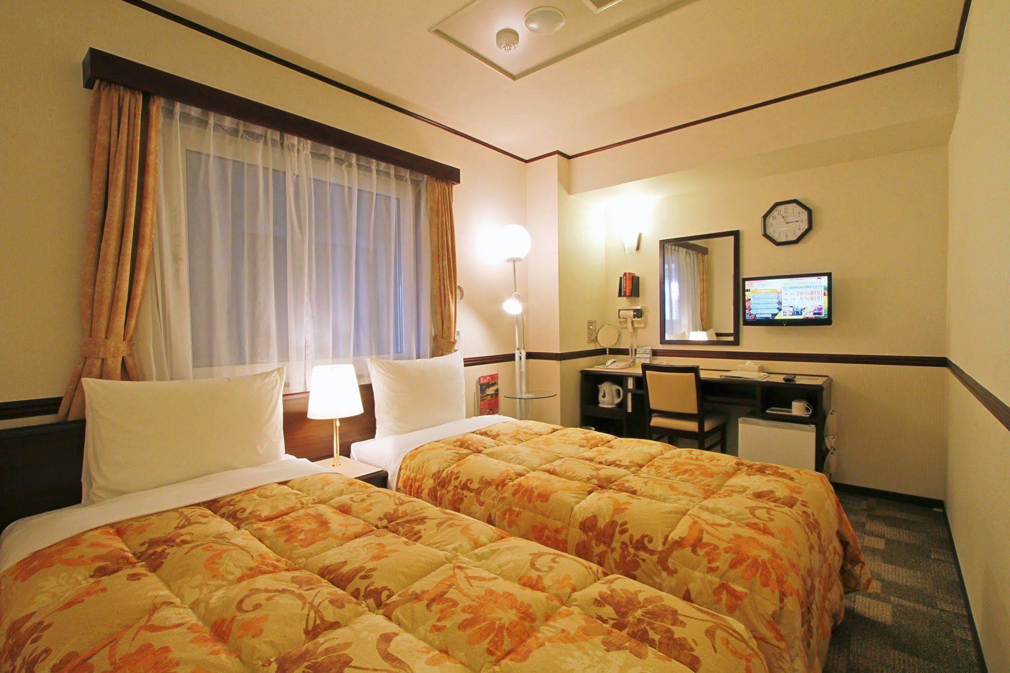 Toyoko Inn Yokohama Sakuragicho Екстер'єр фото
